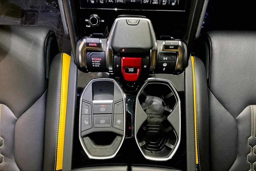 Used 2024 Lamborghini Urus S AWD/4WD image 12