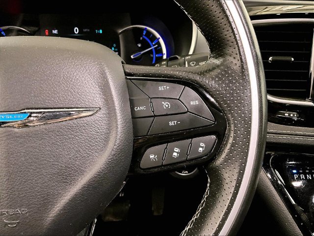 Used 2019 Chrysler Pacifica Limited w/ Advanced Safetytec Group FWD image 18