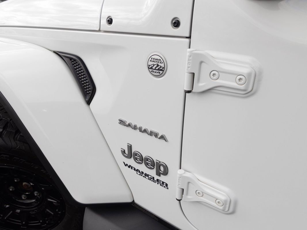 Used 2019 Jeep Wrangler Unlimited Sahara AWD/4WD image 11