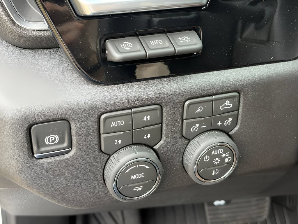 New 2026 Chevrolet Silverado 1500 High Country w/ Technology Package AWD/4WD image 24