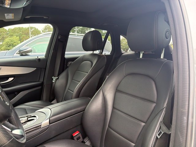 Used 2019 Mercedes-Benz GLC 300 4MATIC image 9