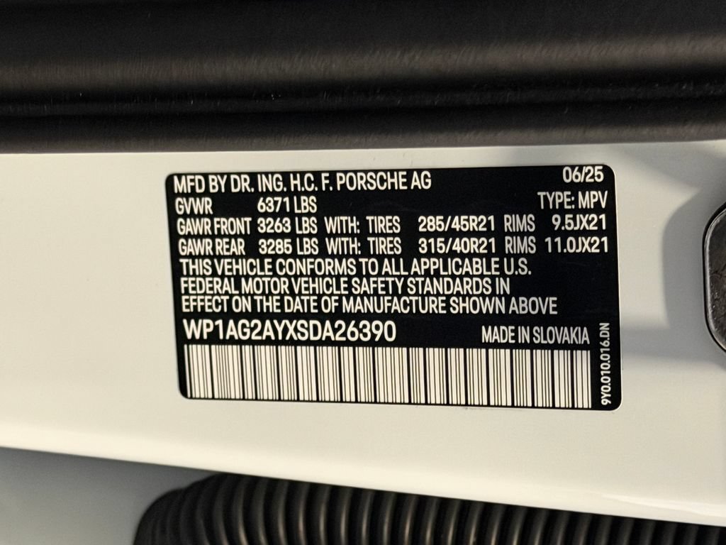 Certified 2025 Porsche Cayenne GTS AWD/4WD image 26