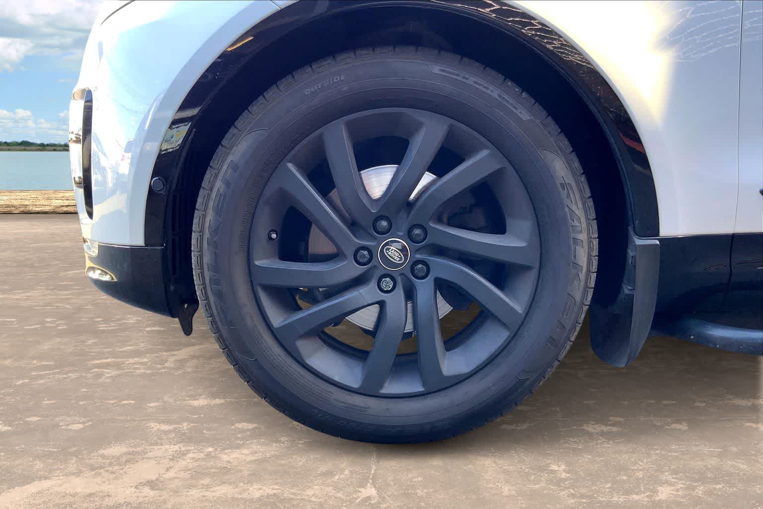 Used 2020 Land Rover Discovery HSE AWD/4WD image 8