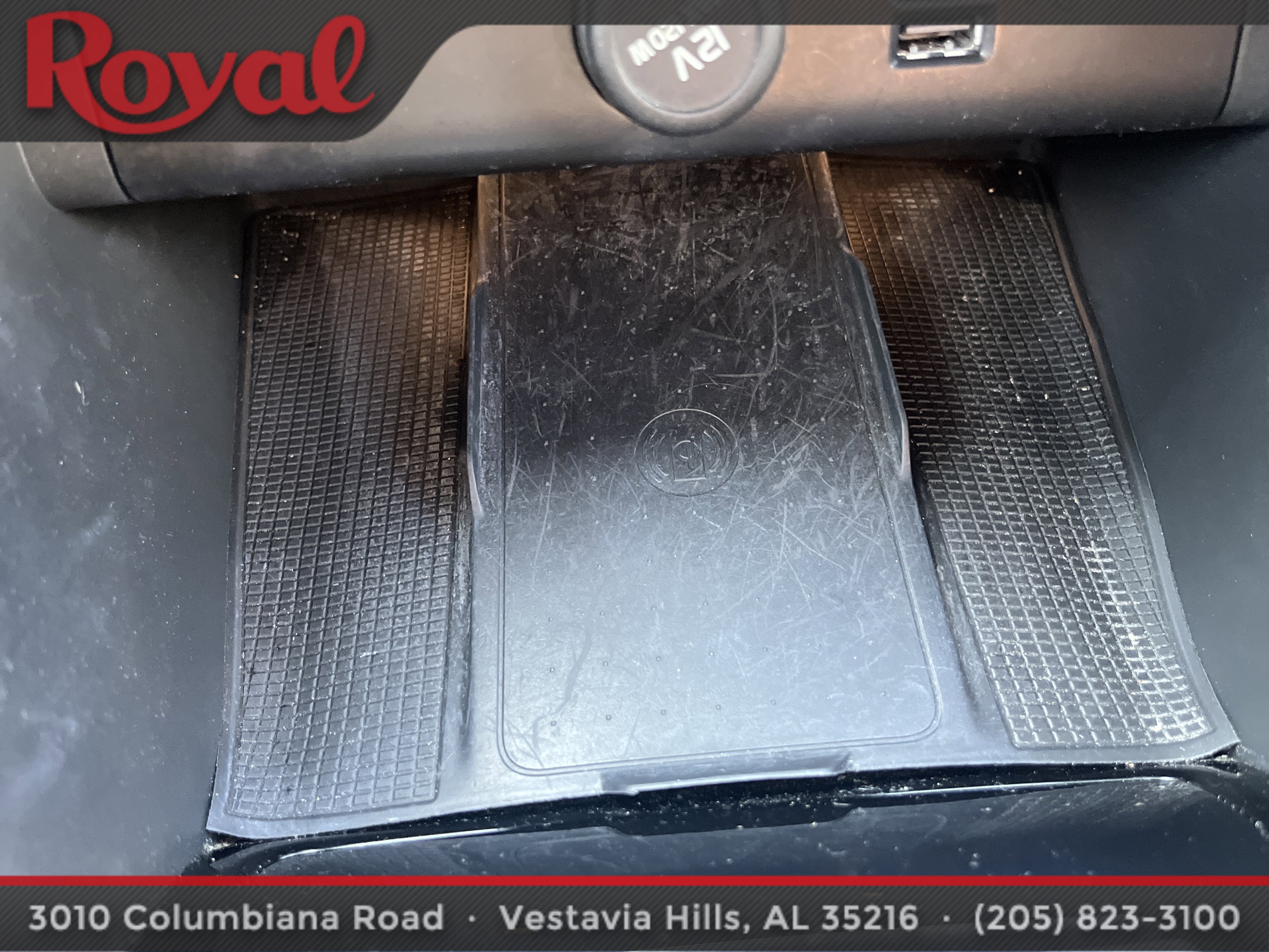 Certified 2022 Volvo XC40 T5 R-Design image 16