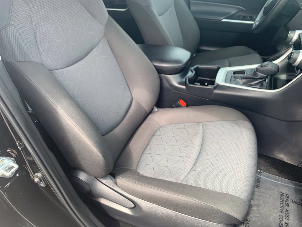 Used 2025 Toyota RAV4 XLE AWD/4WD image 21