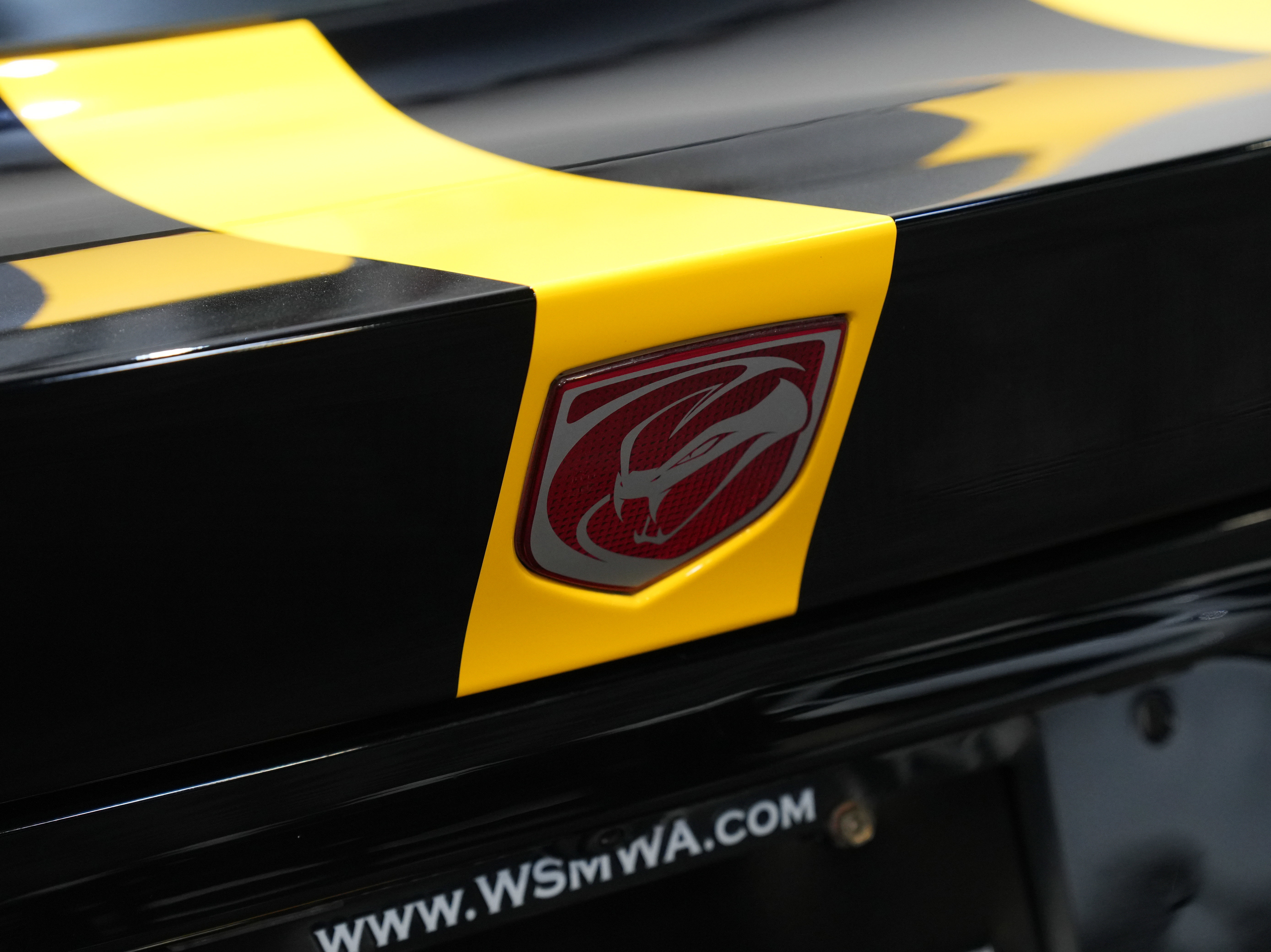 Used 2013 SRT Viper GTS w/ GTS Laguna Interior Pkg image 19