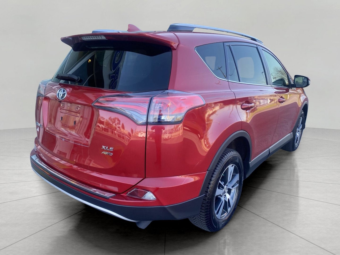 Used 2017 Toyota RAV4 XLE w/ All Weather Liner Package AWD/4WD image 11