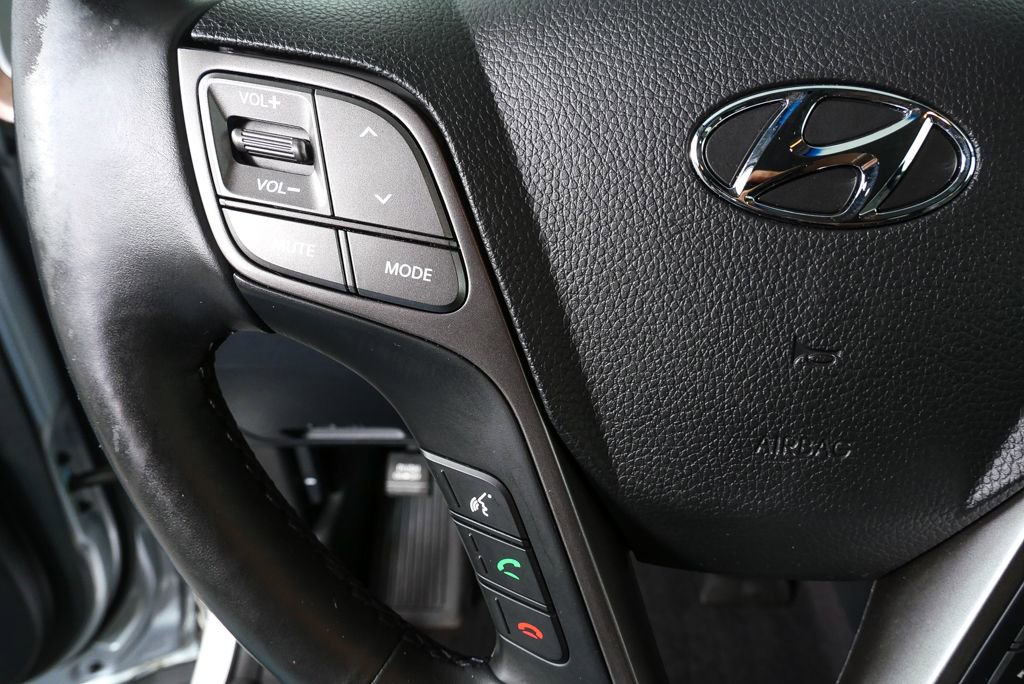 Used 2017 Hyundai Santa Fe Limited image 13