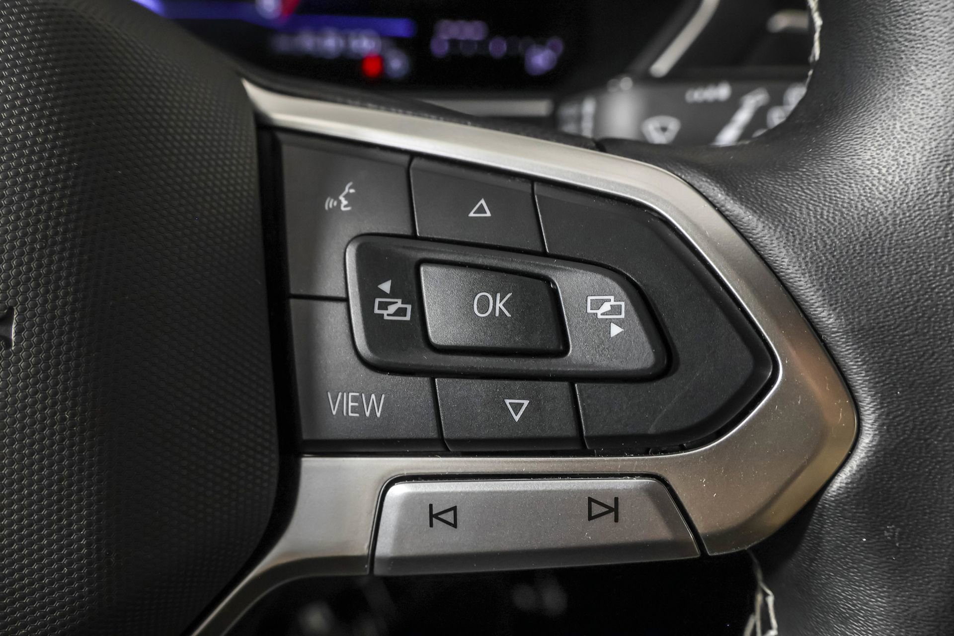 Used 2024 Volkswagen Tiguan SE image 27