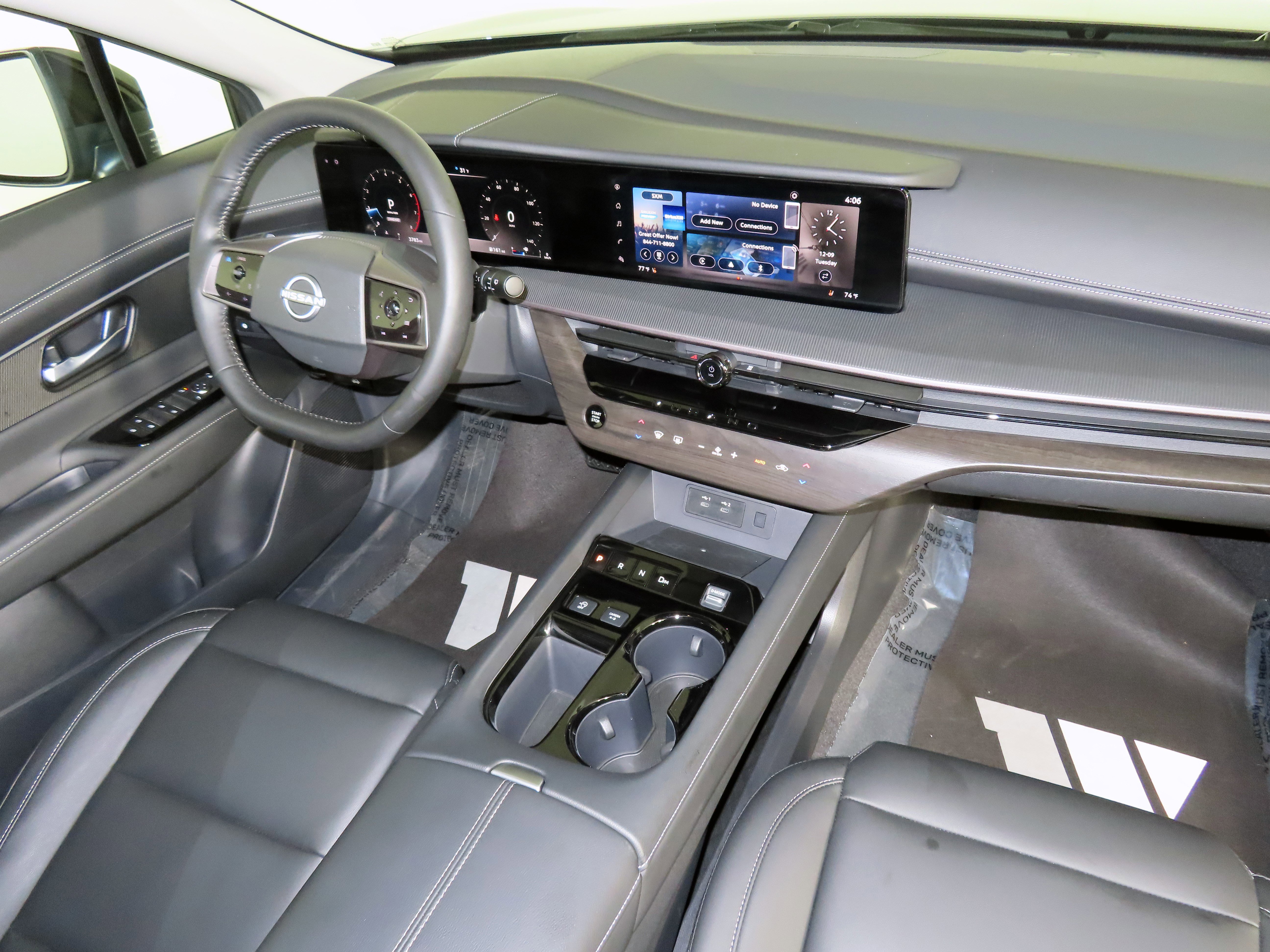 Certified 2025 Nissan Murano SV image 37