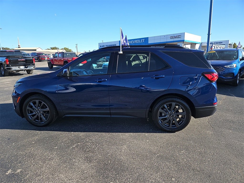 Used 2022 Chevrolet Equinox RS image 2