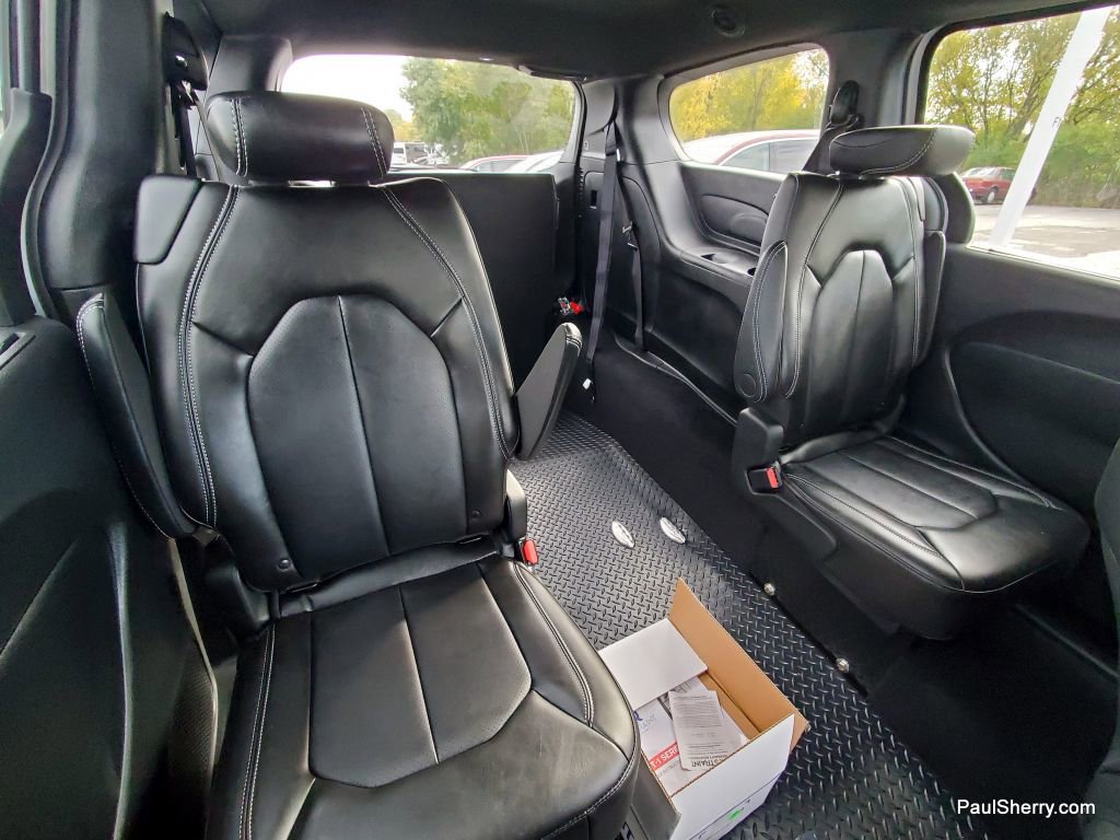 New 2026 Chrysler Voyager LX image 22