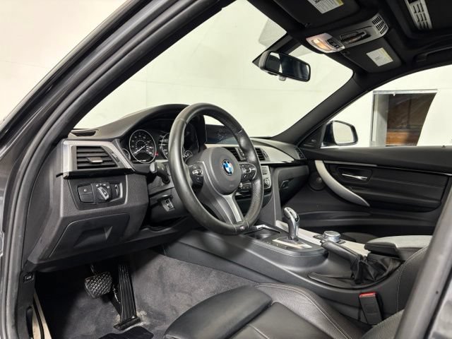 Used 2017 BMW 340i xDrive Sedan AWD/4WD image 9