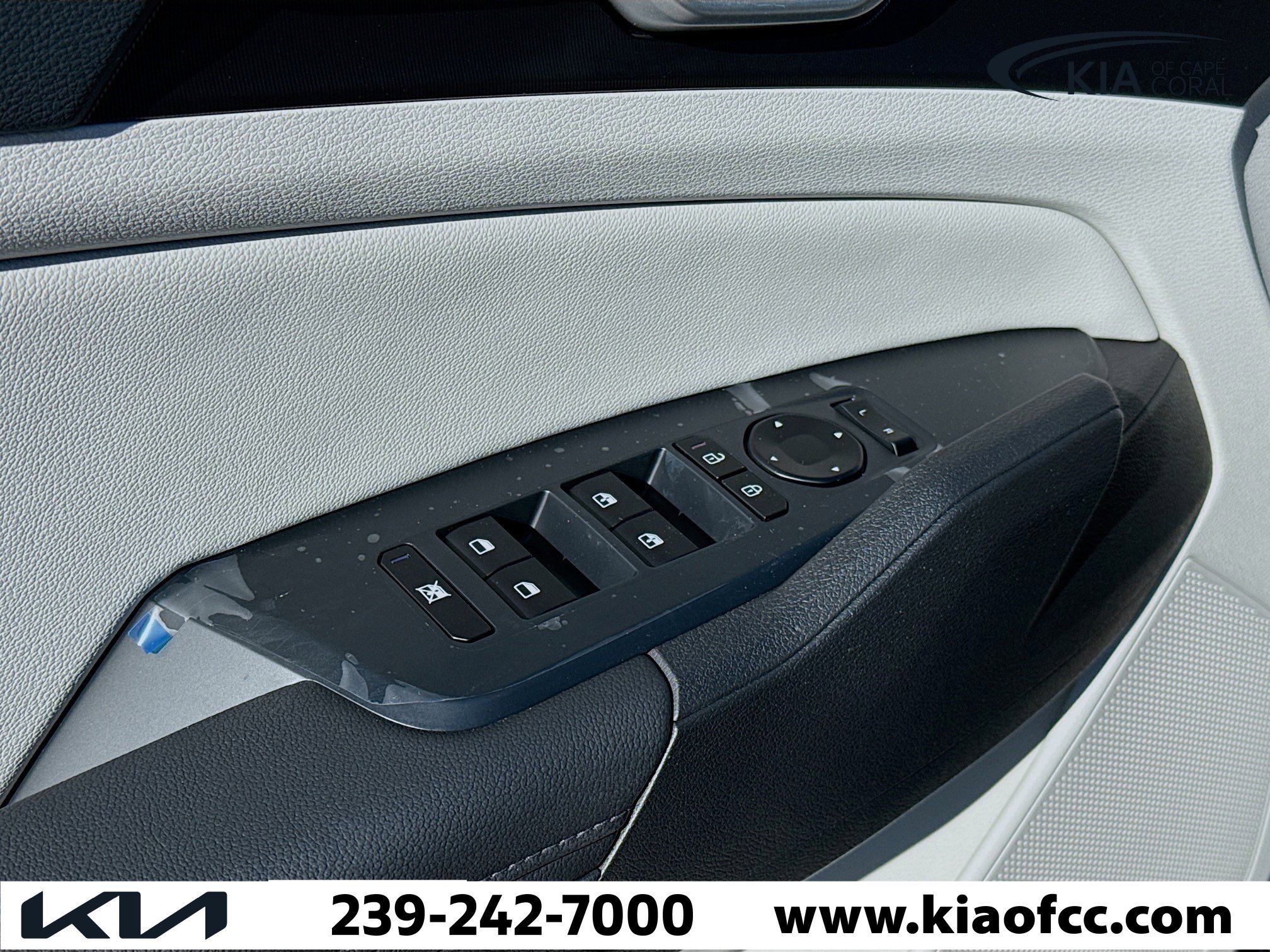 New 2026 Kia Sportage EX w/ EX Panorama Roof Package image 23