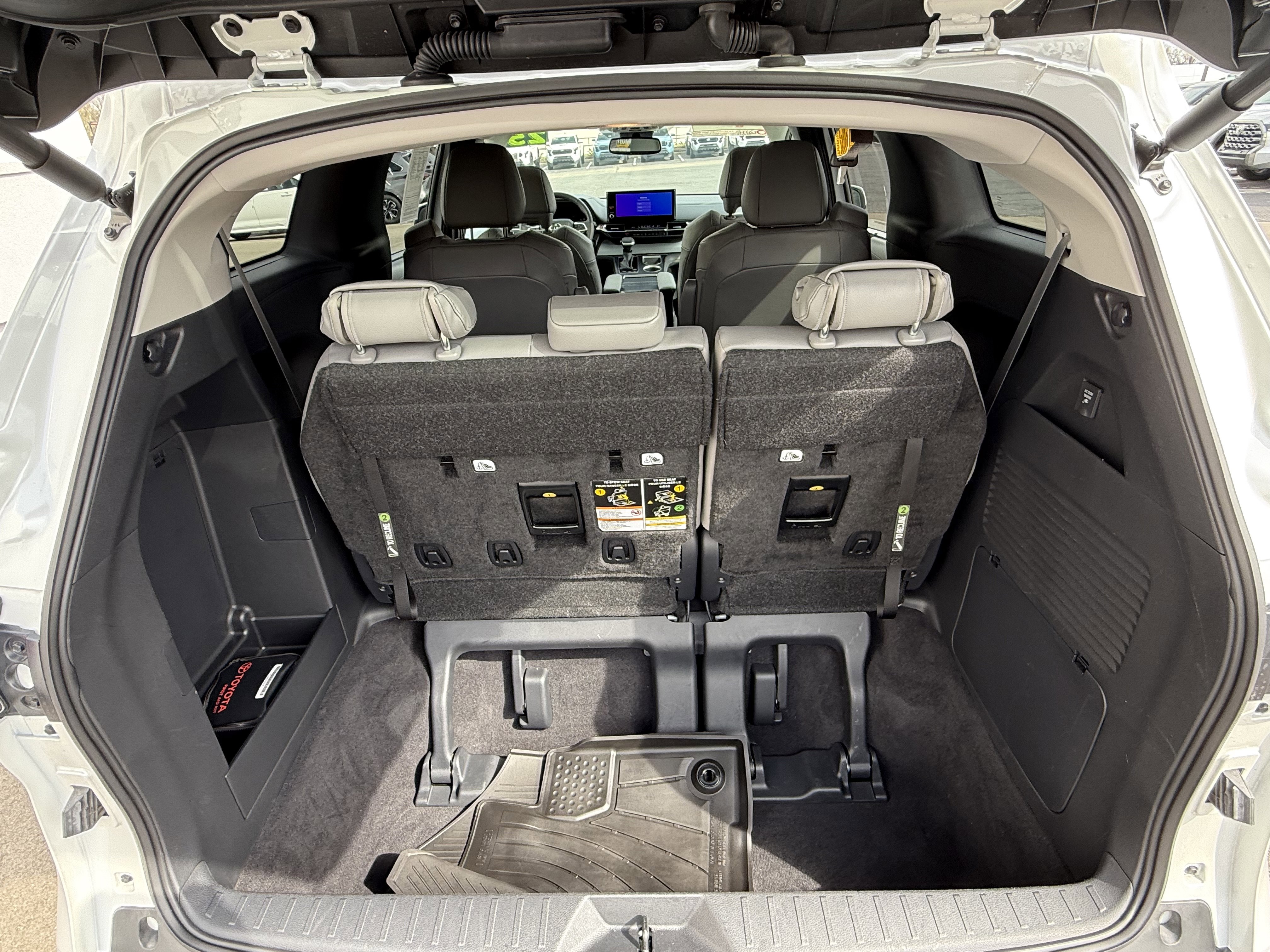 Certified 2025 Toyota Sienna XLE w/ XLE Plus Package image 23