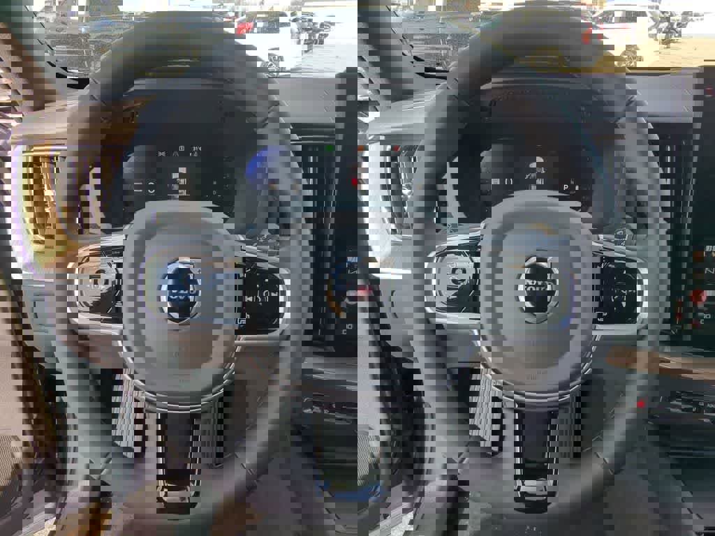 New 2026 Volvo XC60 B5 Plus w/ Protection Package Premier image 21