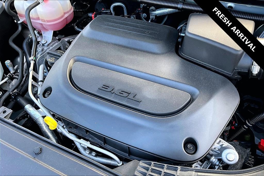 Used 2024 Chrysler Pacifica Touring-L image 30