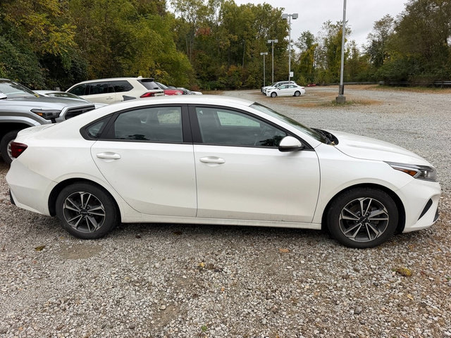 Used 2023 Kia Forte LXS w/ LXS Technology Package FWD image 2