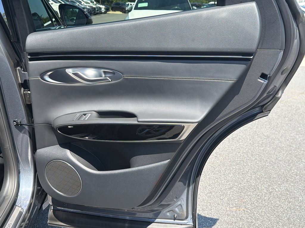 New 2027 Genesis GV70 2.5T AWD/4WD image 18