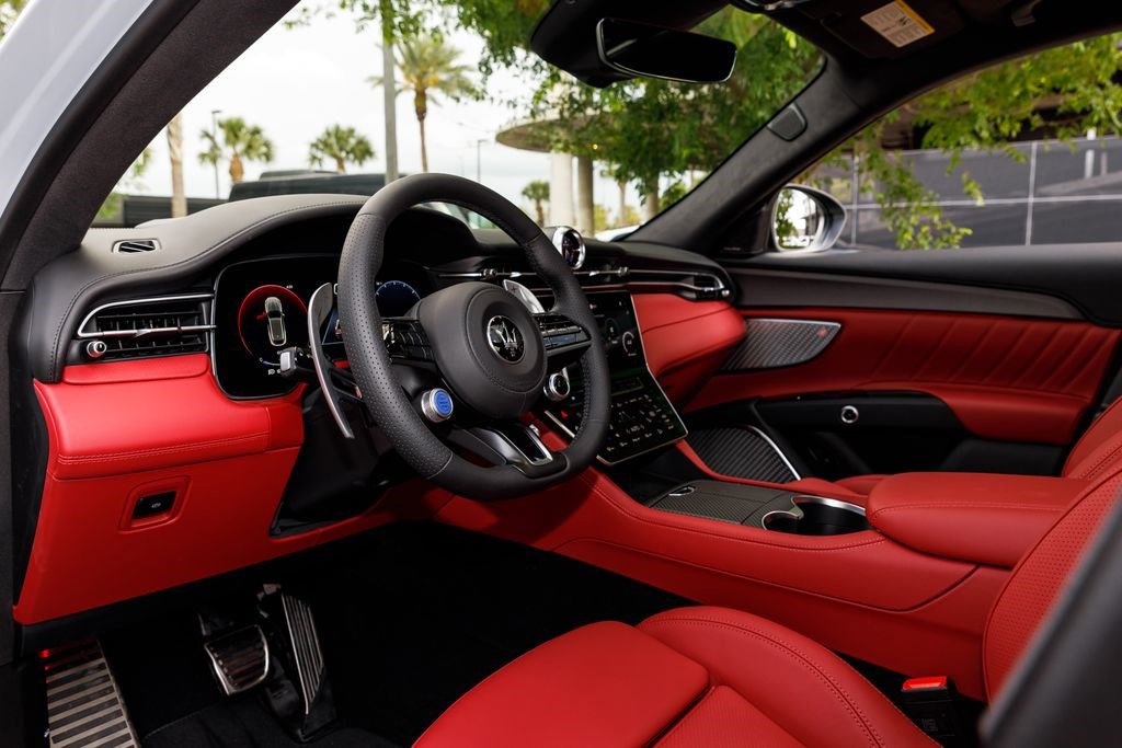 New 2026 Maserati Grecale Trofeo image 8