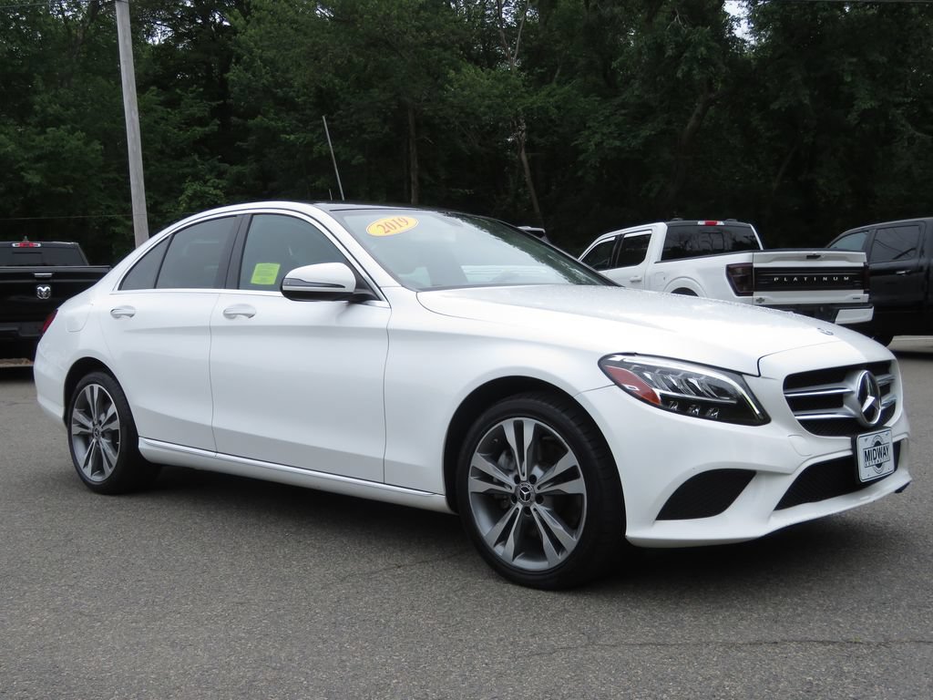 Used 2019 Mercedes-Benz C 300 4MATIC Sedan image 3