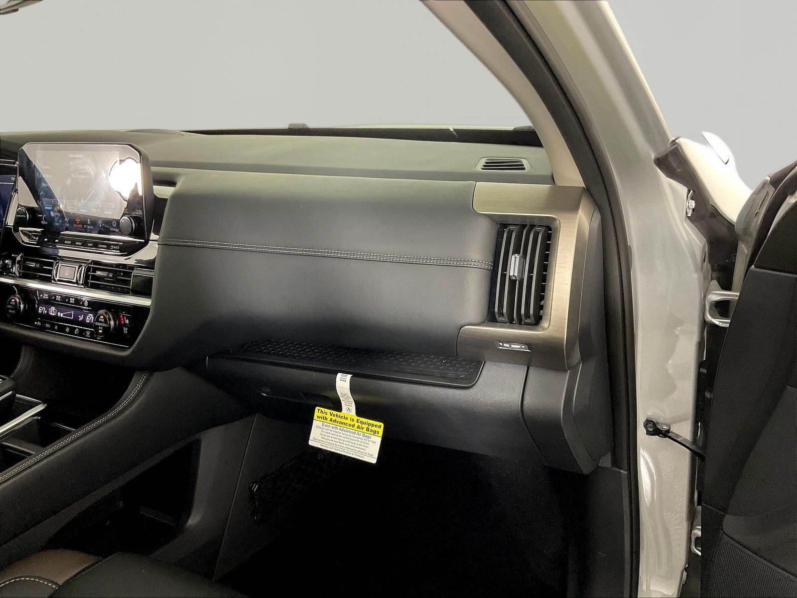 Used 2025 Nissan Pathfinder Platinum AWD/4WD image 27