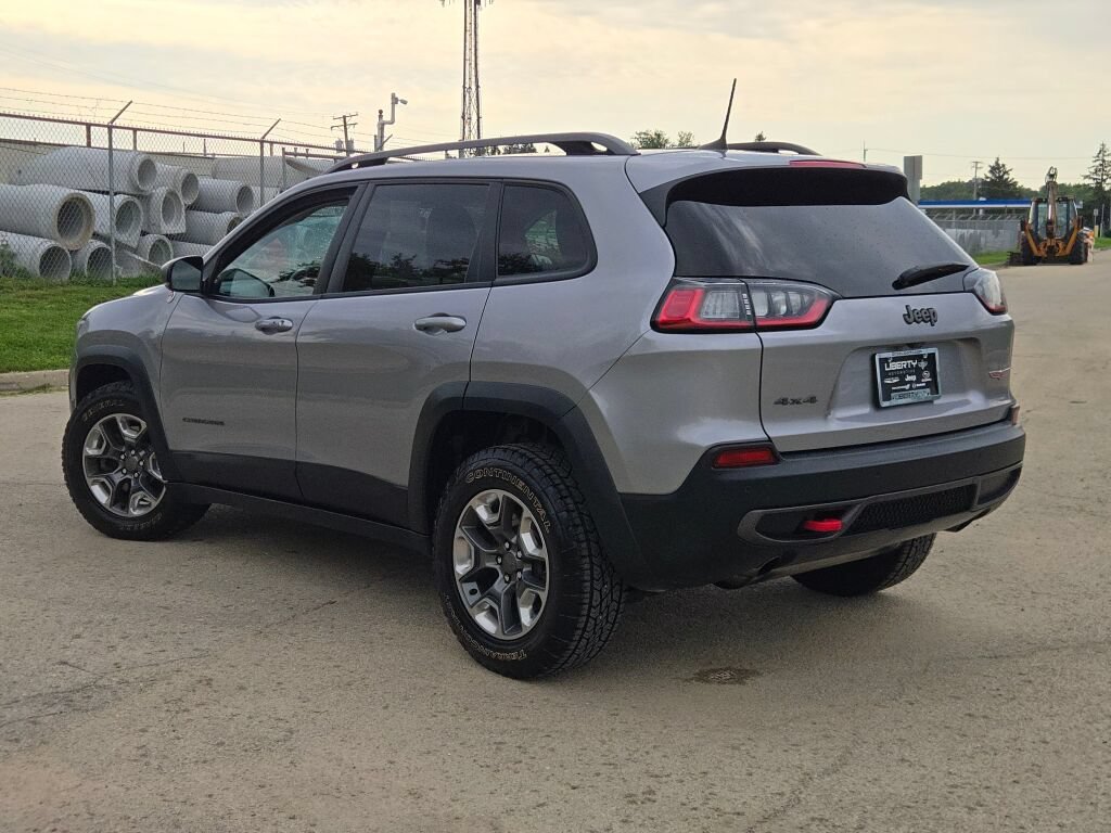 Used 2019 Jeep Cherokee Trailhawk AWD/4WD image 16