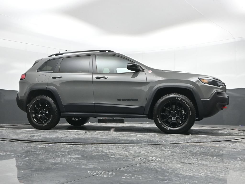 Used 2023 Jeep Cherokee Trailhawk w/ Trailer Tow Group AWD/4WD image 47