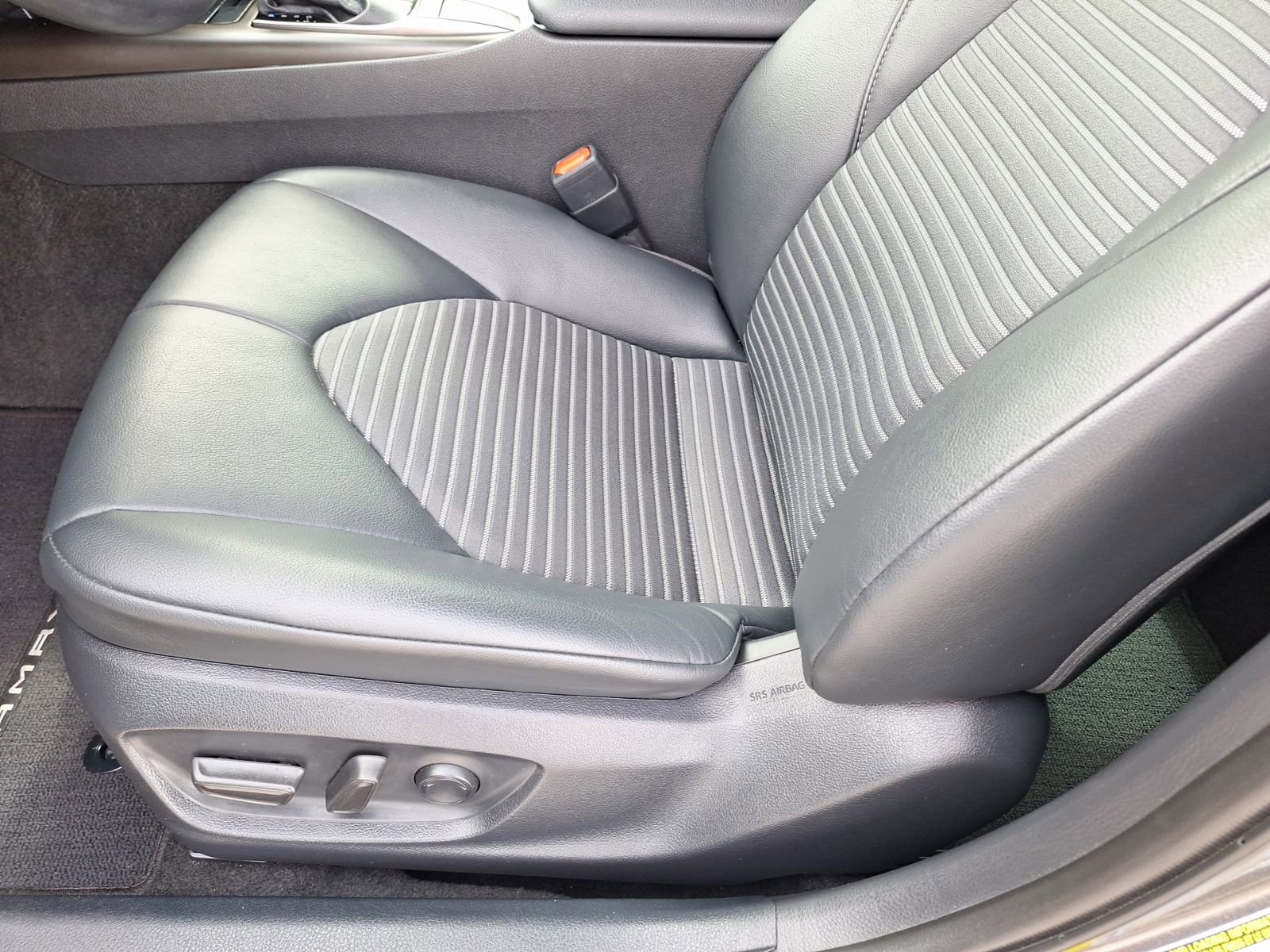 Used 2023 Toyota Camry SE w/ Convenience Package FWD image 15