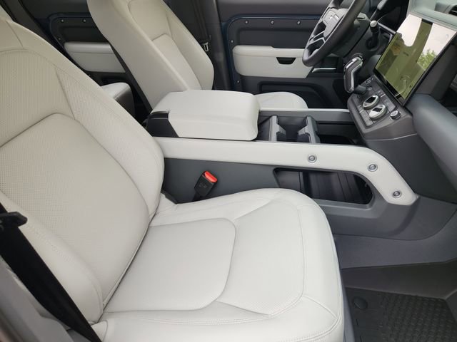 New 2026 Land Rover Defender 110 X-Dynamic SE AWD/4WD image 10
