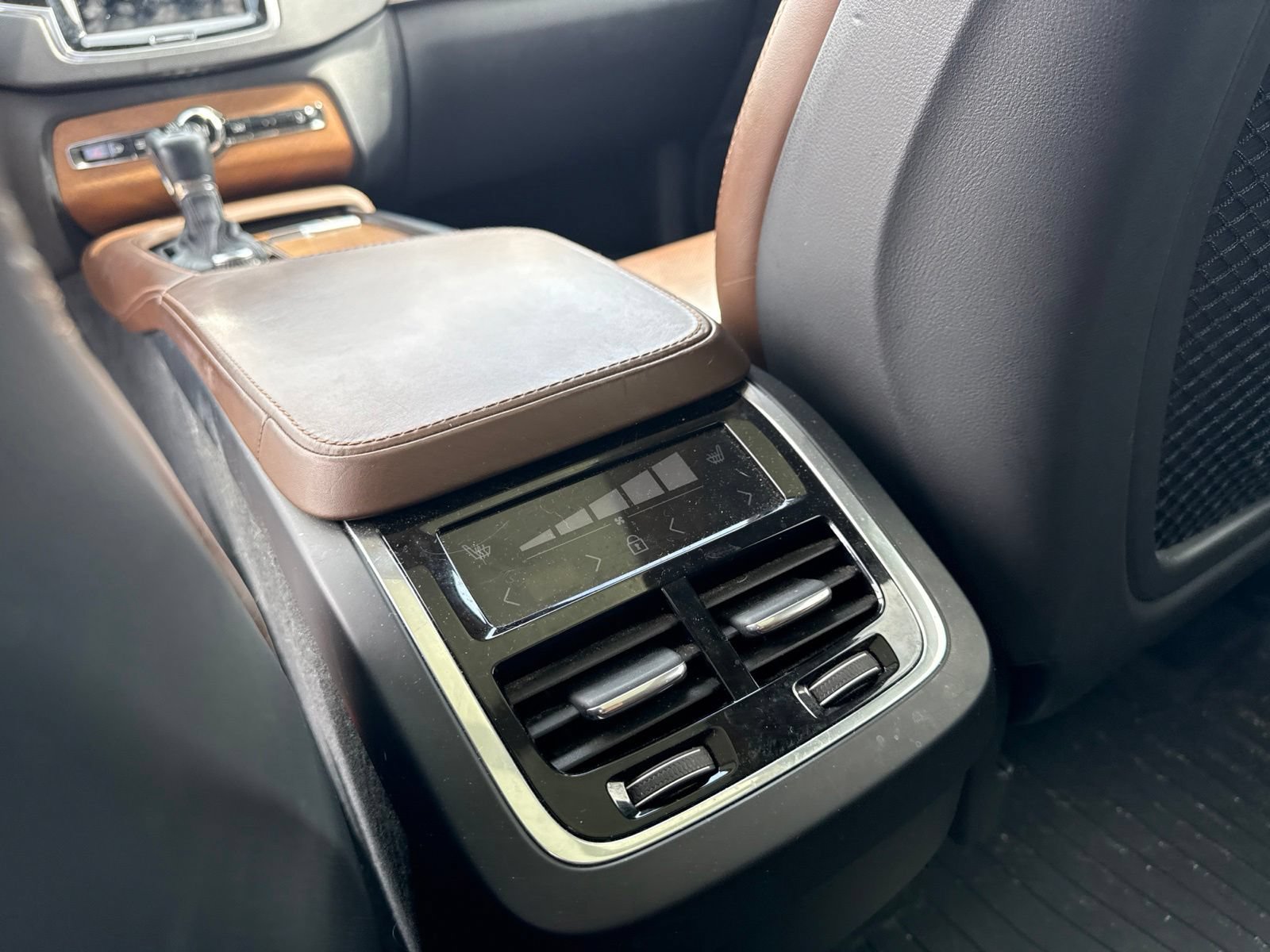 Used 2019 Volvo XC90 T6 Inscription w/ Protection Package Premier AWD/4WD image 12