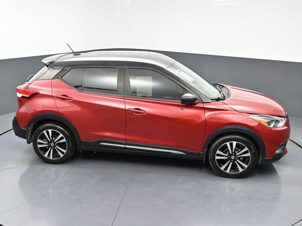 Used 2019 Nissan Kicks SR image 44