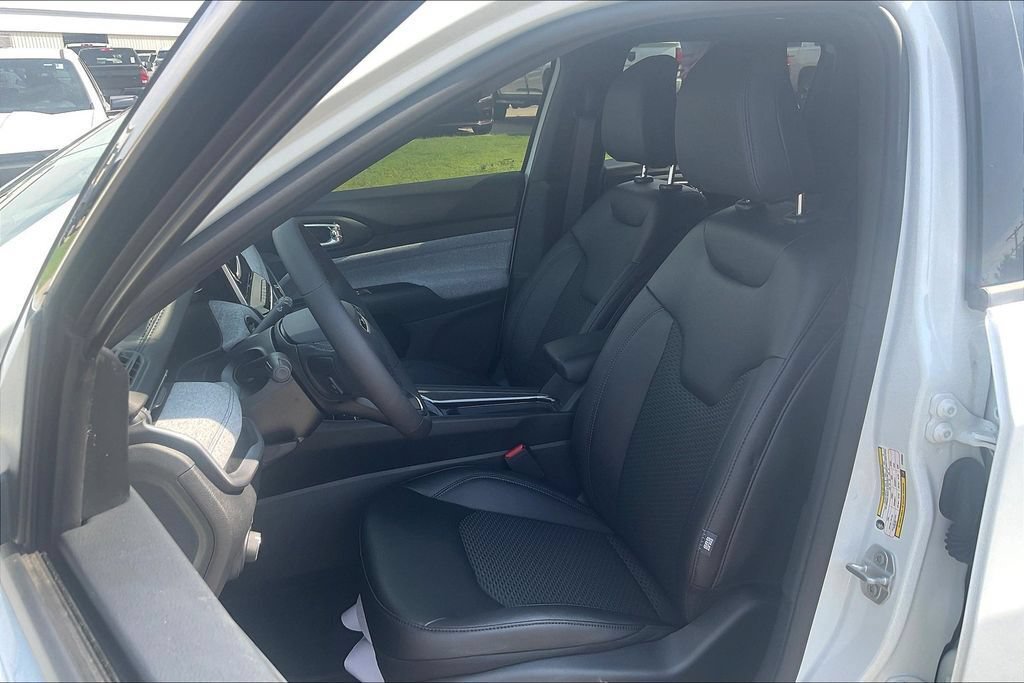 New 2025 Jeep Compass Latitude w/ Convenience Group AWD/4WD image 9