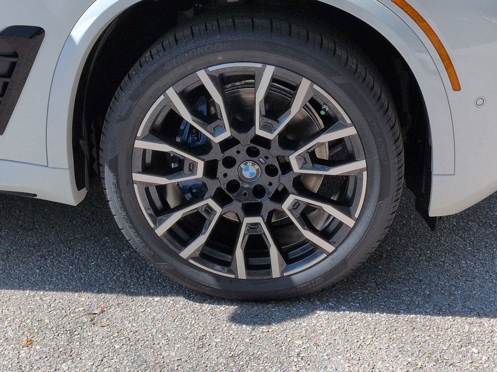 New 2026 BMW X5 xDrive40i w/ M Sport Package image 11