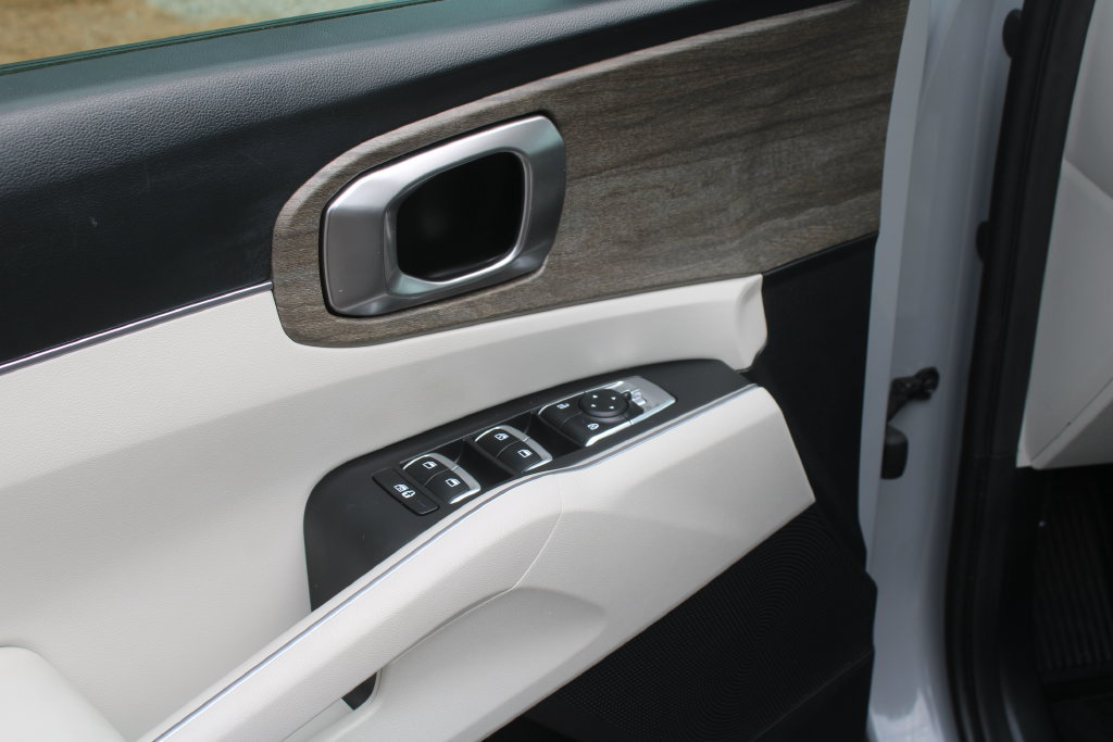 Certified 2023 Kia Sorento EX w/ Panoramic Sunroof Package FWD image 21