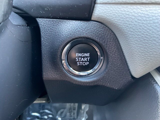 Used 2025 Toyota RAV4 XLE AWD/4WD image 20