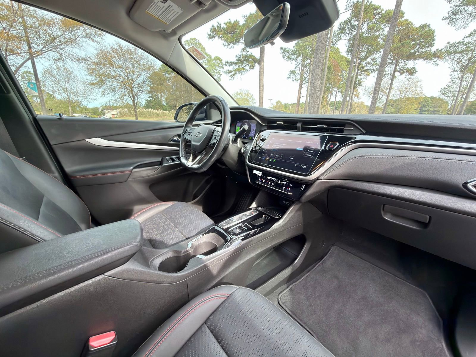 Used 2023 Chevrolet Bolt EUV Premier w/ Redline Edition image 16