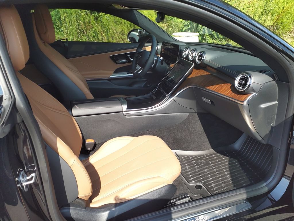 Certified 2025 Mercedes-Benz CLE 300 4MATIC Coupe image 10