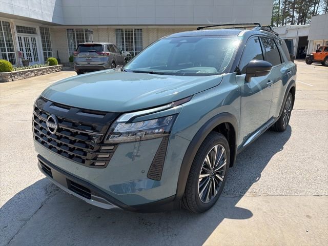 New 2026 Nissan Pathfinder Platinum image 2