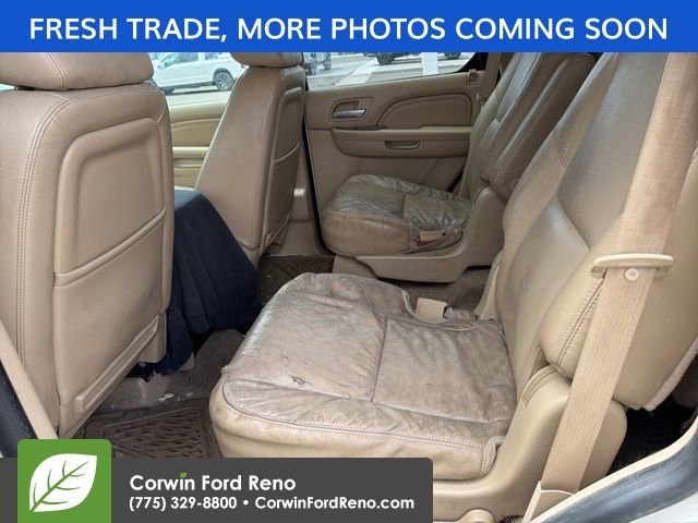 Used 2010 Cadillac Escalade AWD image 10