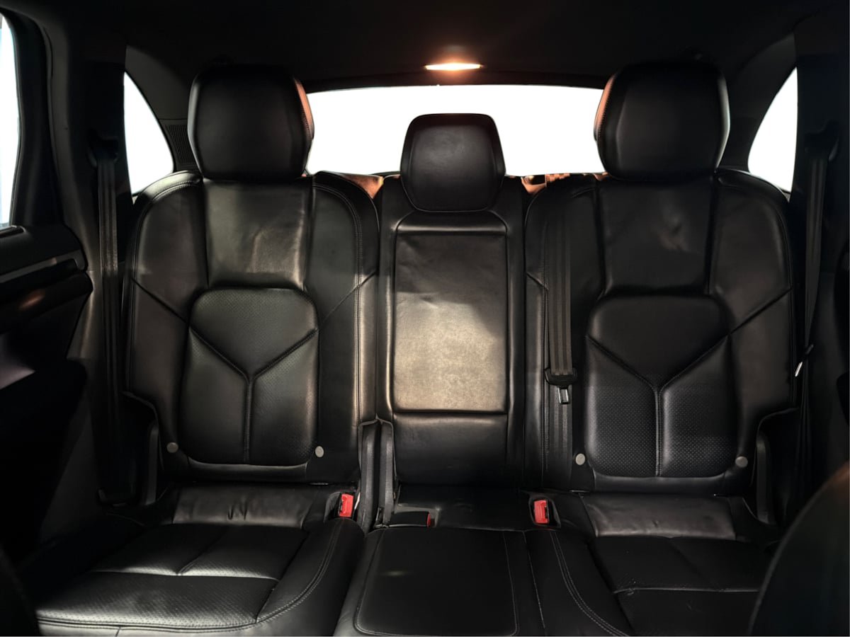 Used 2012 Porsche Cayenne AWD/4WD image 19