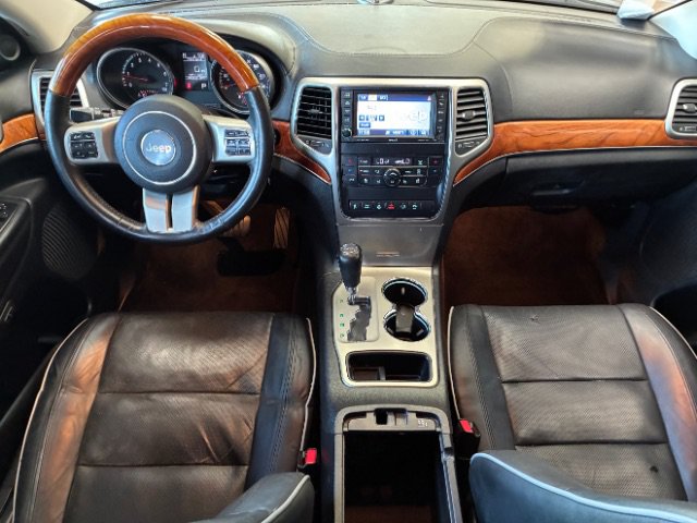 Used 2013 Jeep Grand Cherokee Overland w/ Advance Technology Group RWD image 17