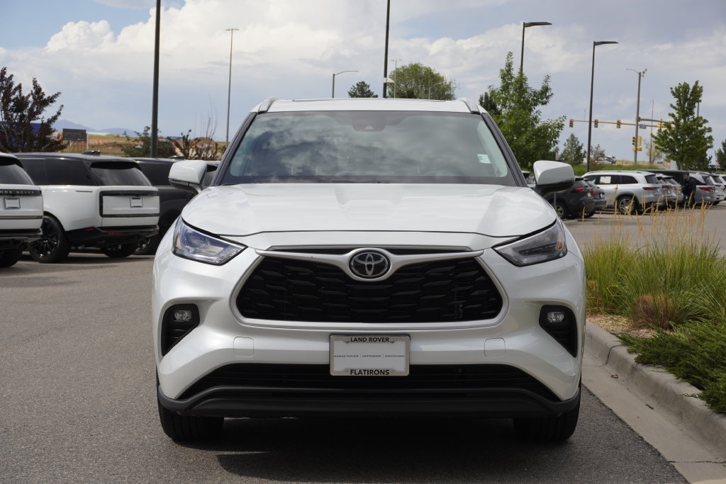 Used 2026 Toyota Highlander Limited AWD/4WD image 5