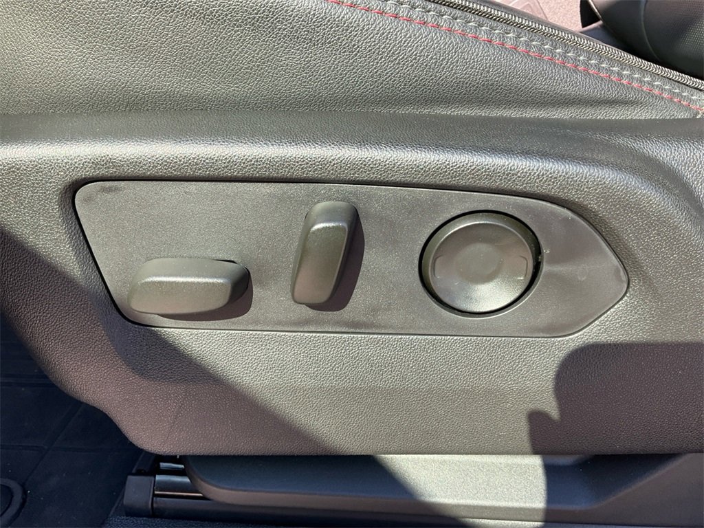 Used 2021 Chevrolet Tahoe RST w/ Luxury Package image 28