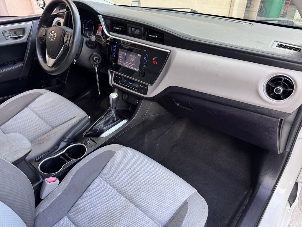 Used 2018 Toyota Corolla LE image 15