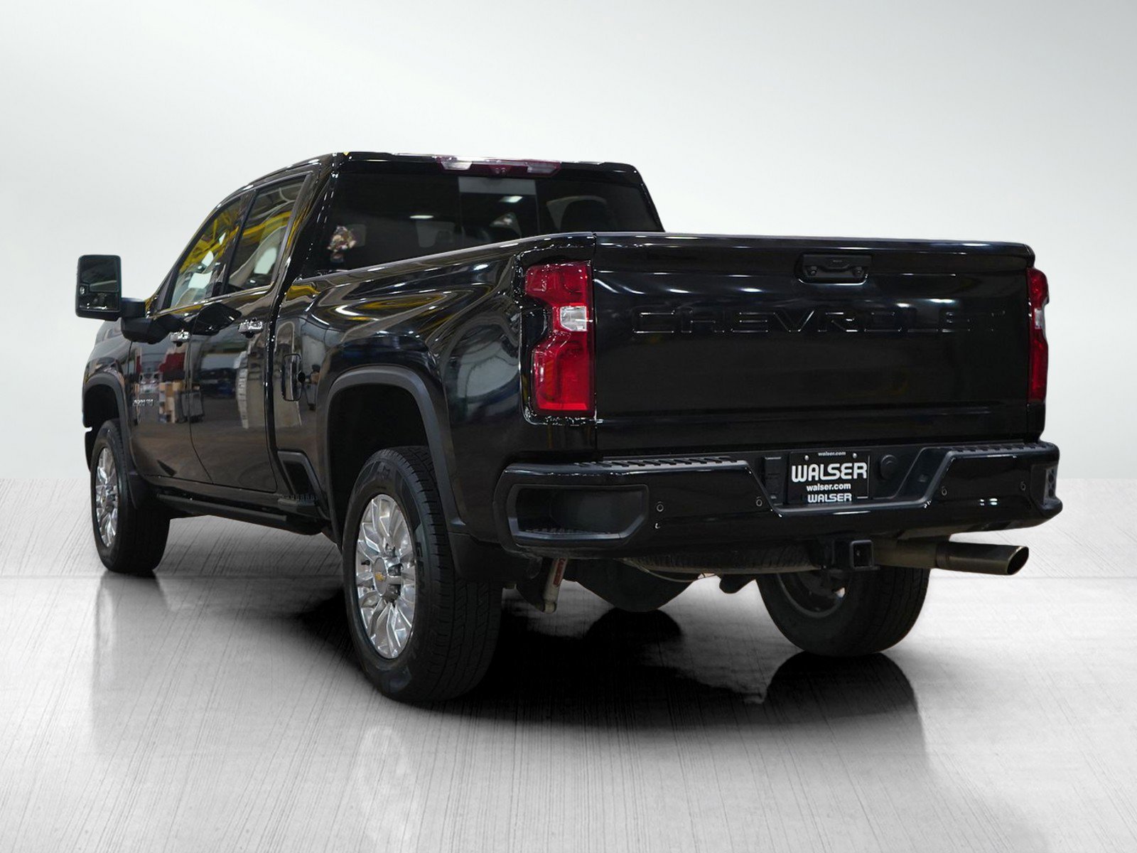 Used 2022 Chevrolet Silverado 2500 High Country w/ Z71 Off-Road Package image 4