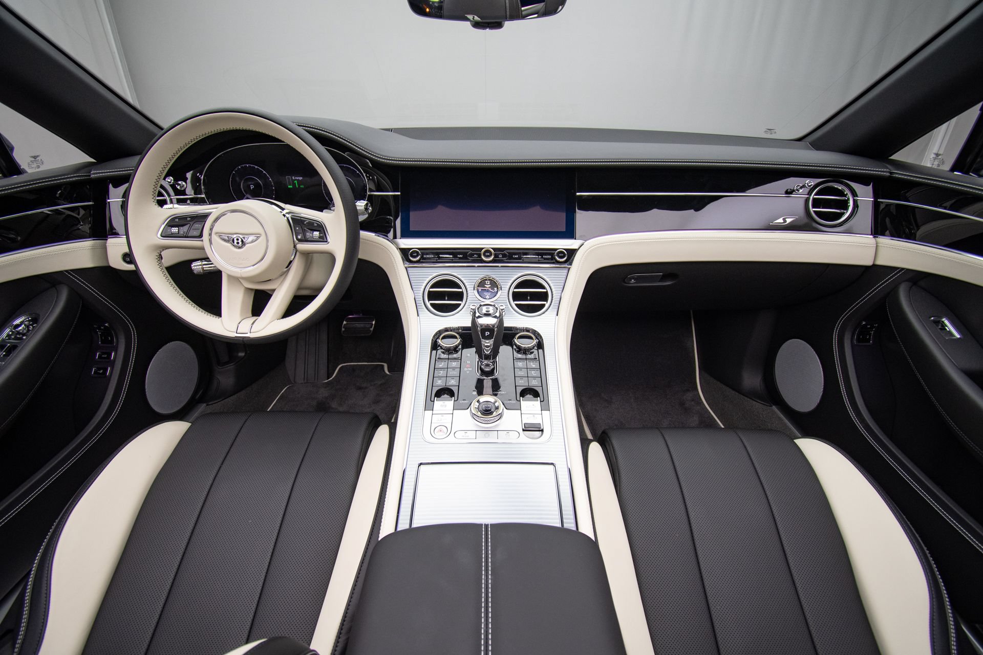 New 2026 Bentley Continental GTC AWD/4WD image 18