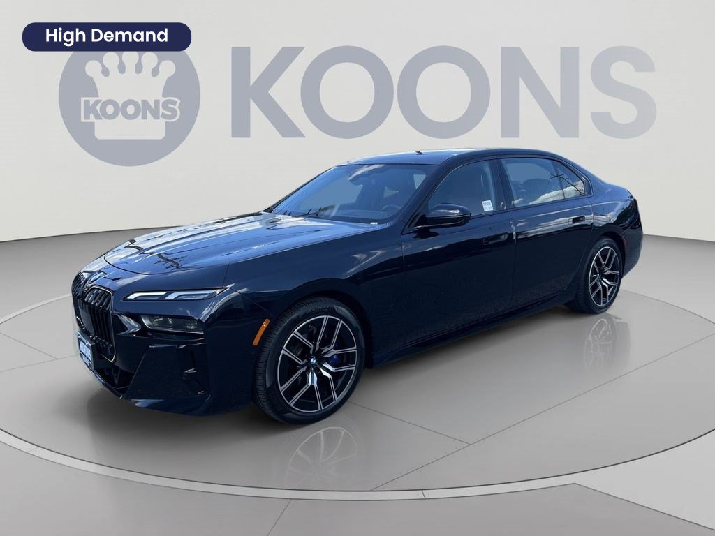 Used 2024 BMW 760i xDrive w/ Premium Package 2