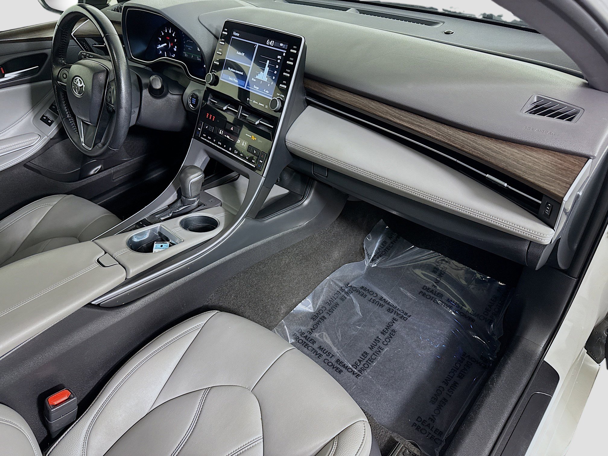 Used 2019 Toyota Avalon XLE w/ Moonroof Package image 30