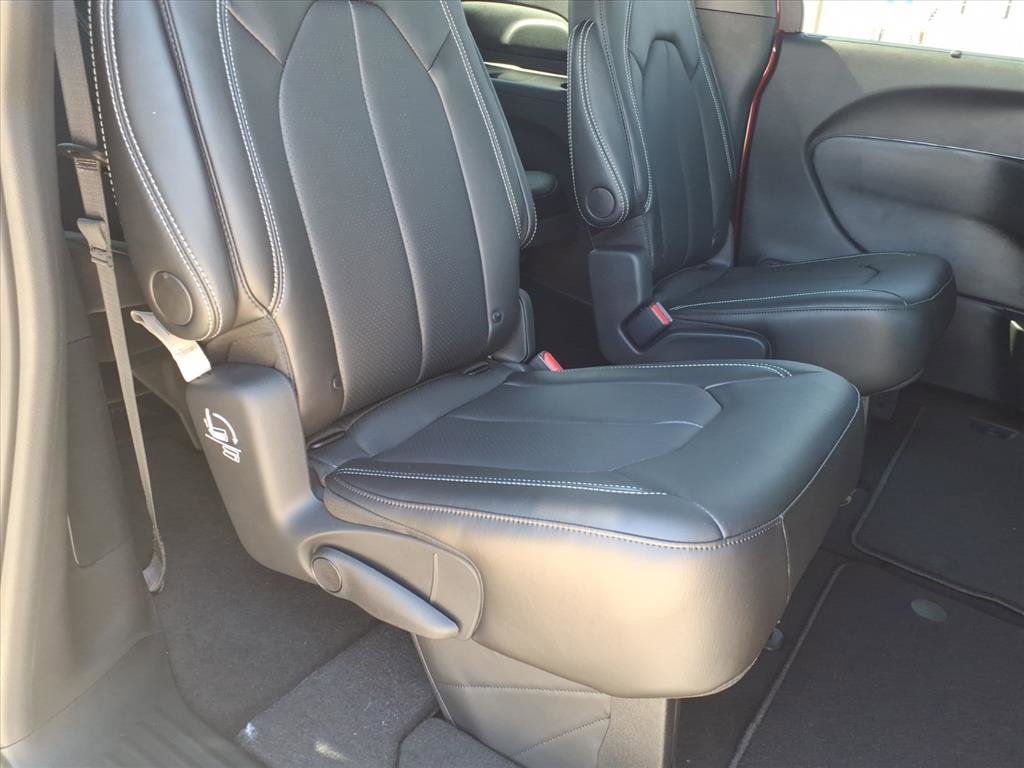 New 2026 Chrysler Voyager LX image 9